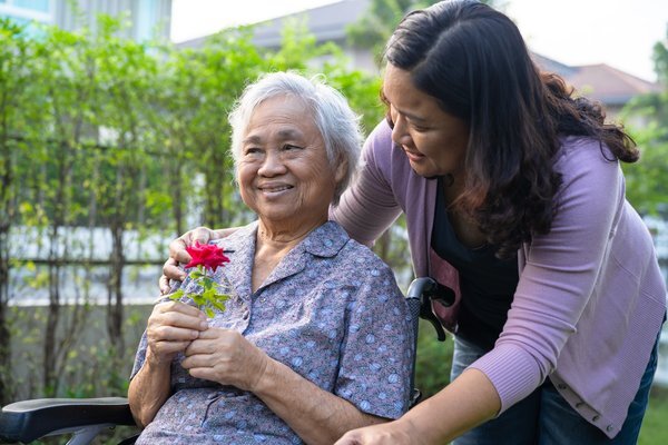 Spring Activities for Memory Care Residents in Freehold, NJ